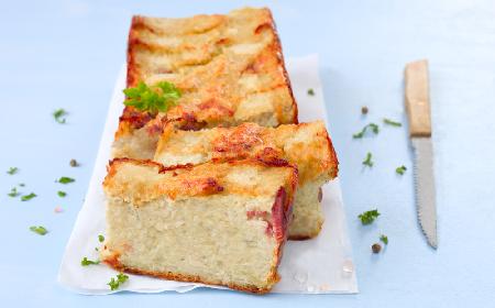 Babka ziemniaczana z kiełbasą i boczkiem