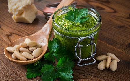 Pesto pietruszkowe - do pieczywa i makaronów