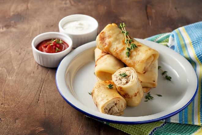 Naleśniki z mięsnym farszem z menu beszamel
